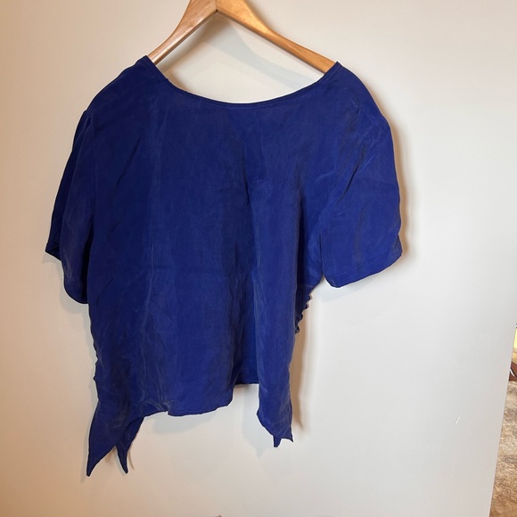 Asymmetrical royal blue shirt - Picture 2 of 4